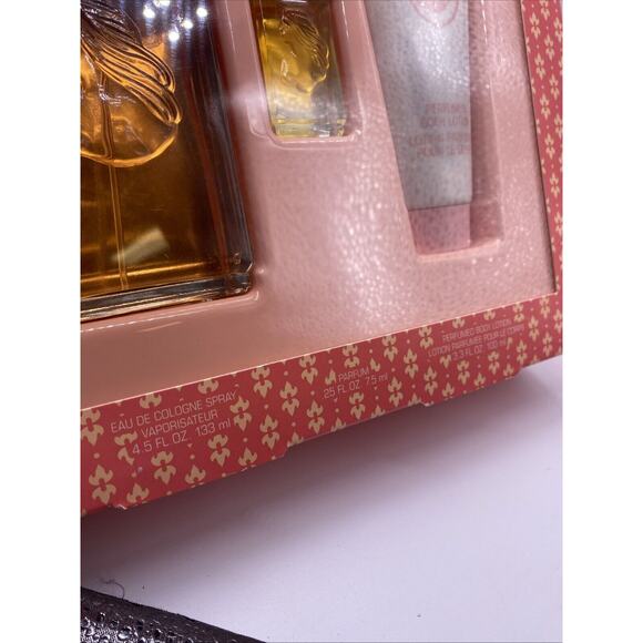 White Shoulders Perfume Gift Set Boxed NEW 4.5 Fl Oz Eau de Cologne Mini Lotion - Picture 9 of 9